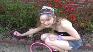 Тебе нравится мой топик и юбка? - порно видео