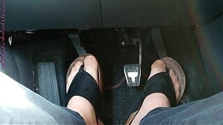 Нейлоновые разделители ступней и пальцев ног в машине - порно видео