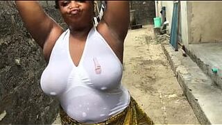 Твои сиськи такие привлекательные, тебя нужно трахнуть. - порно видео