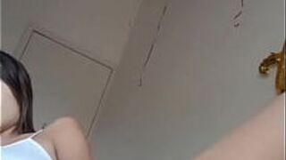 Эви Флауэр мастурбирует - порно видео