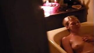 Скрытая камера шпионит за моим соседом по комнате - порно видео