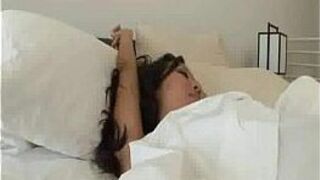 Сексуальная азиатка заставляет хуй взорваться - порно видео