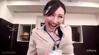 Сумасшедшая японская девушка и два парня - порно видео