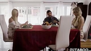 Извращенная мачеха и падчерица берут интервью у потенциального отчима, который присоединится к их извращенной семье - порно видео