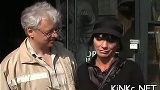 Возведенный пенис идет прямо во влажную госпожу, готовую пойти - порно видео