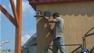 Электра Ангел своими руками и упругими сиськами заставляет любовника кончить - порно видео